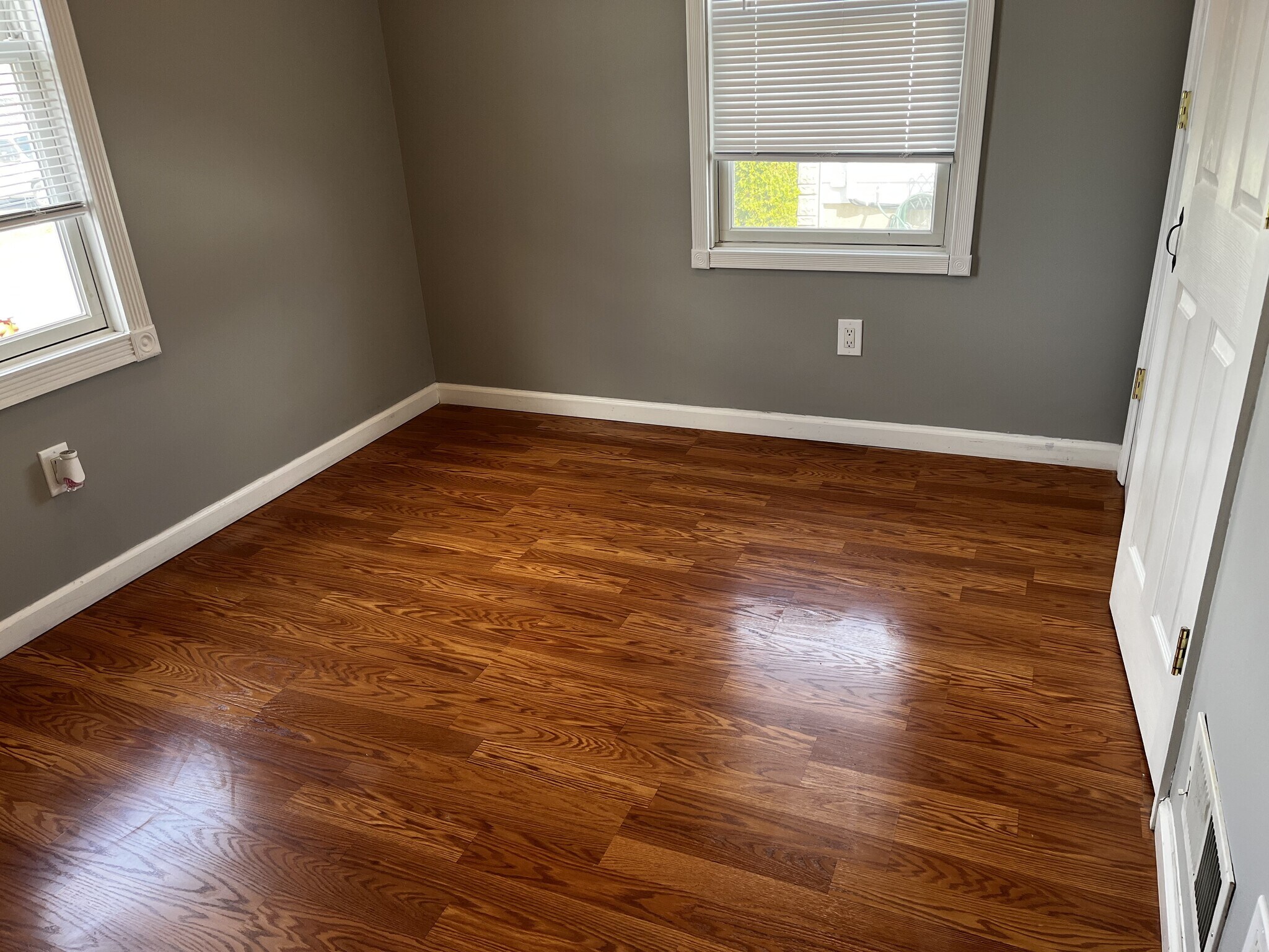 Building Photo - 280 S Boulevard