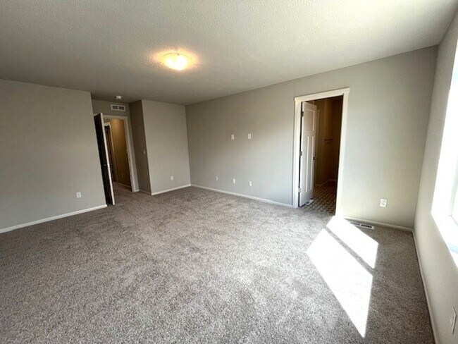 Building Photo - $500 off first month! 4 Bedroom 2.5 Bath Home McMinnville OR