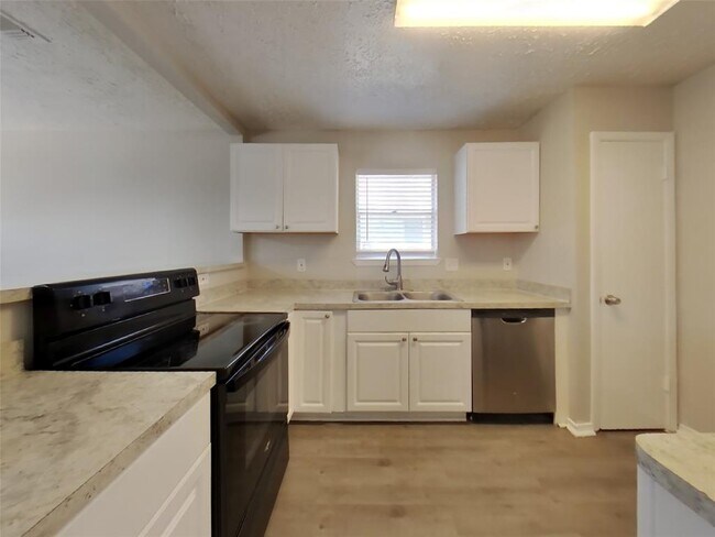 Building Photo - 16319 Silver Sky Ln