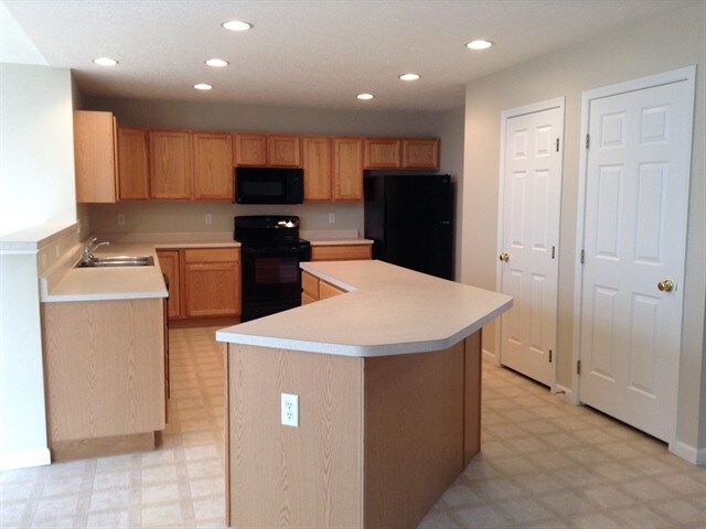 Building Photo - 10 Hunterbrook Ct