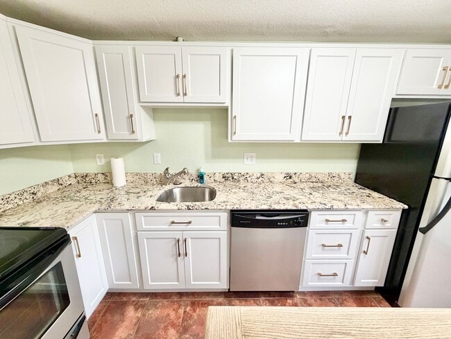 Building Photo - Wheat Ridge 2-story