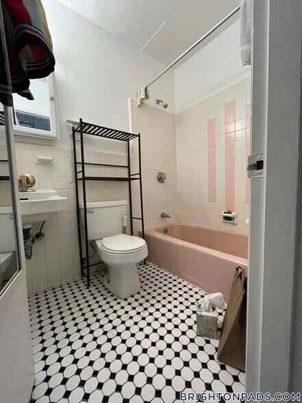 Building Photo - 85 Sutherland Rd