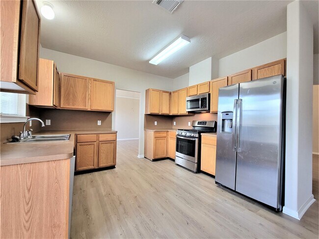 Building Photo - 16302 Sitella Ct