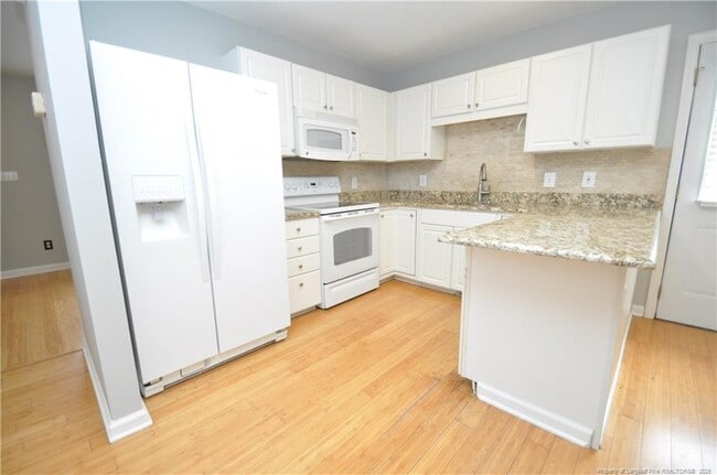 Building Photo - 109 Wood Valley Ct