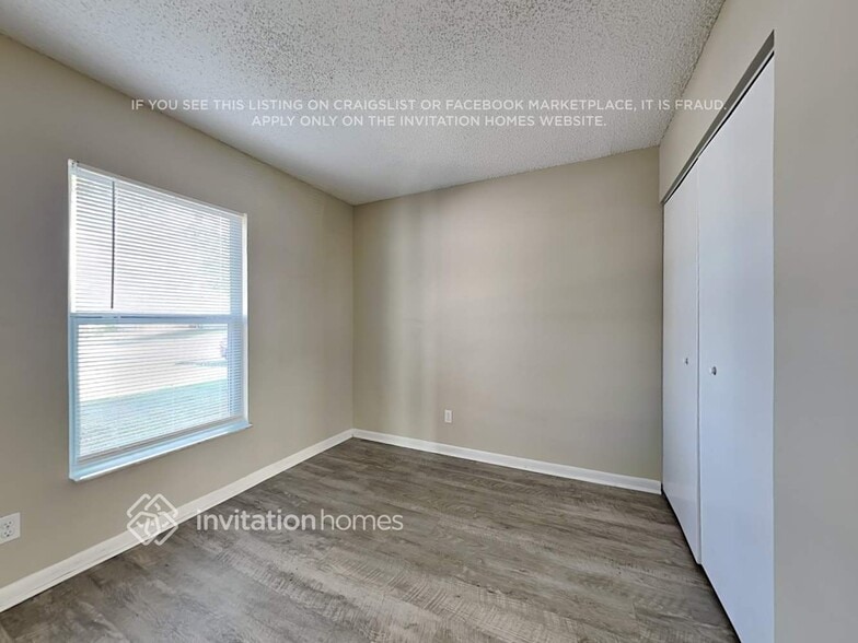 Building Photo - 234 Regal Park Dr