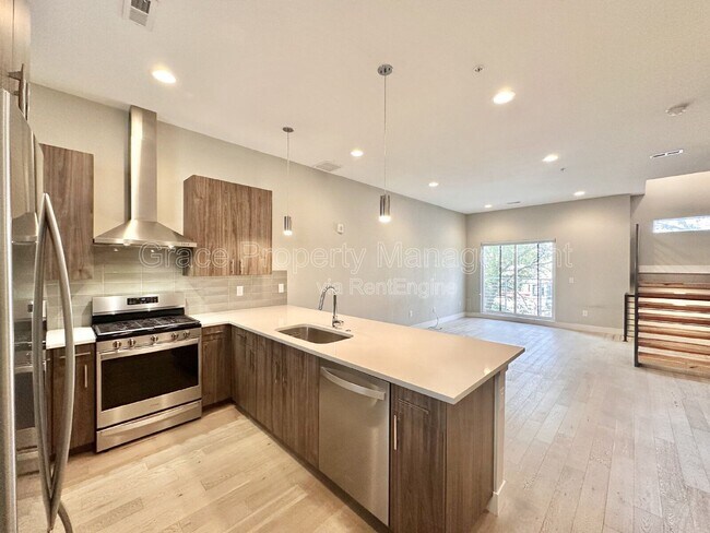Building Photo - 3360 W 38th Ave
