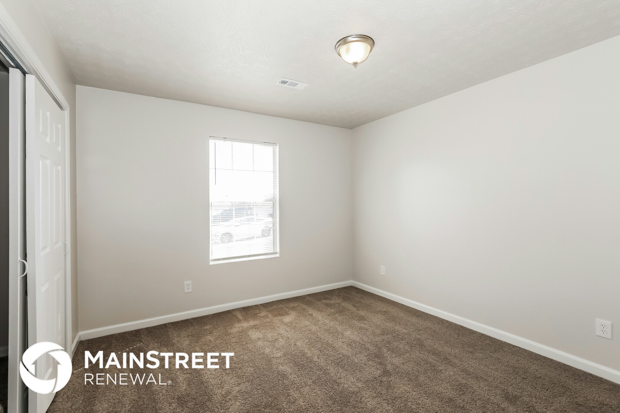 Building Photo - 9430 Sleepy Hollow Ln