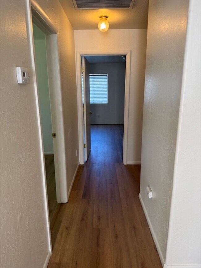 Building Photo - 17150 E Roadrunner Rd