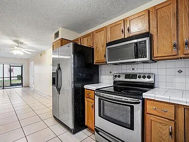 Building Photo - 3050 Norwood Pl