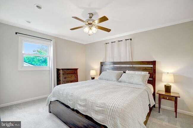 Building Photo - 6510 Carriage Dr