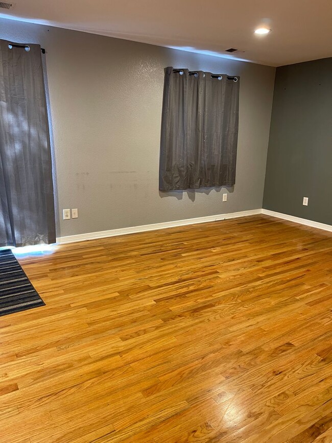 Building Photo - 3 bedroom single family house in Broomfield