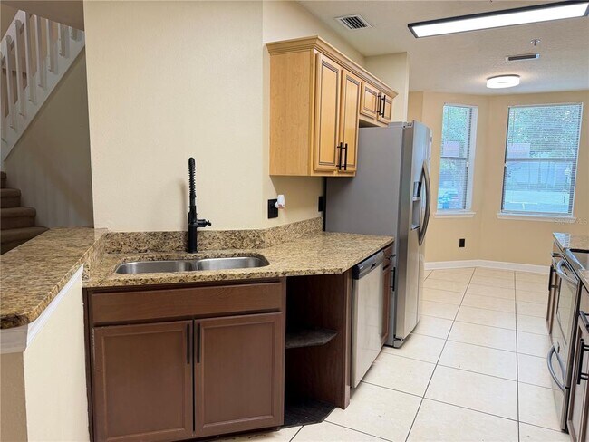 Building Photo - 4125 S Lake Orlando Pkwy