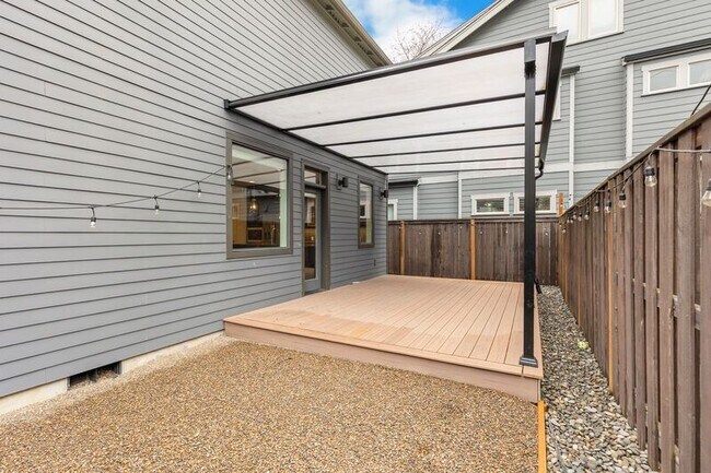 Building Photo - 3243 N Houghton St