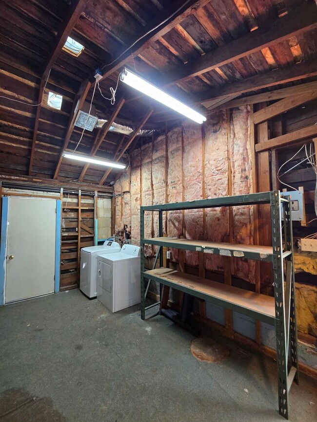 Building Photo - 607 Avenue G