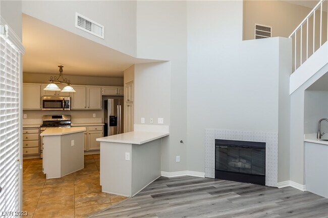 Building Photo - 415 Opal Dr