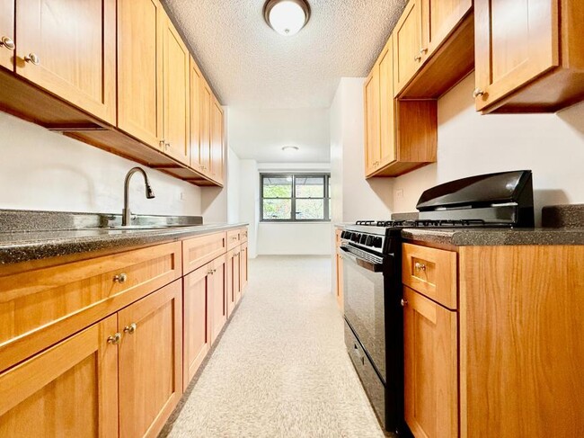 Building Photo - 1 bedroom in Bronx NY 10461