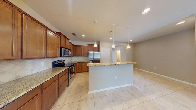 Building Photo - 3 BR 2.5 BA   TOWNHOME  - Bayberry Subdivi...
