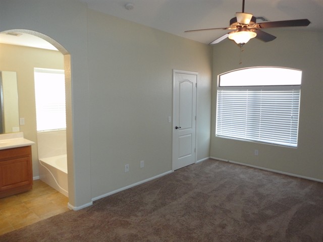 Building Photo - 8409 S 50th Ln