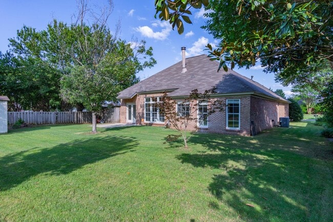 Building Photo - 9300 Greythorne Way