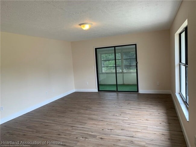 Building Photo - 3017 Beech Ave