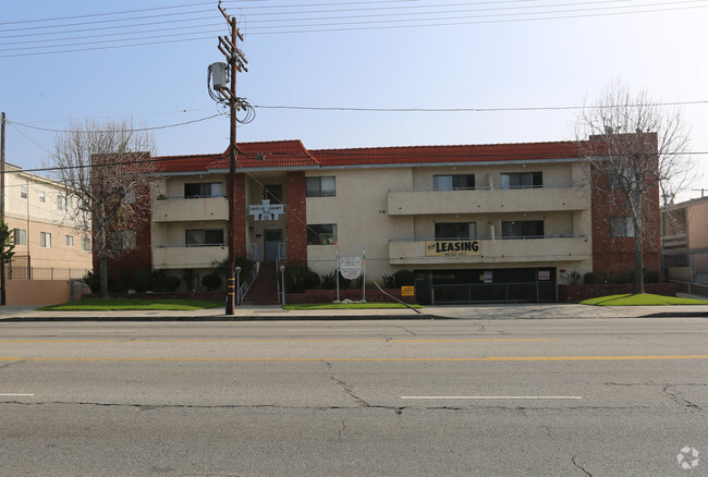 Building Photo - Castle Court