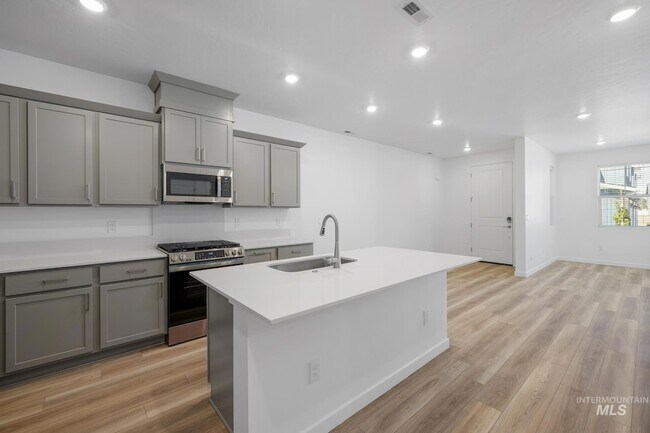 Building Photo - 4234 W Cirrus Ln