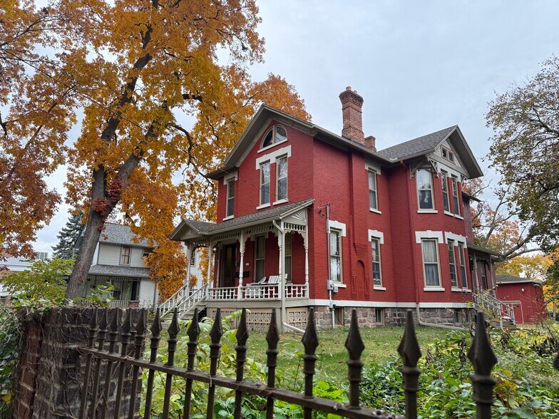 Building Photo - 500 Stuart Ave