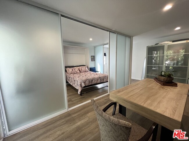 Building Photo - 3708 Woodcliff Rd