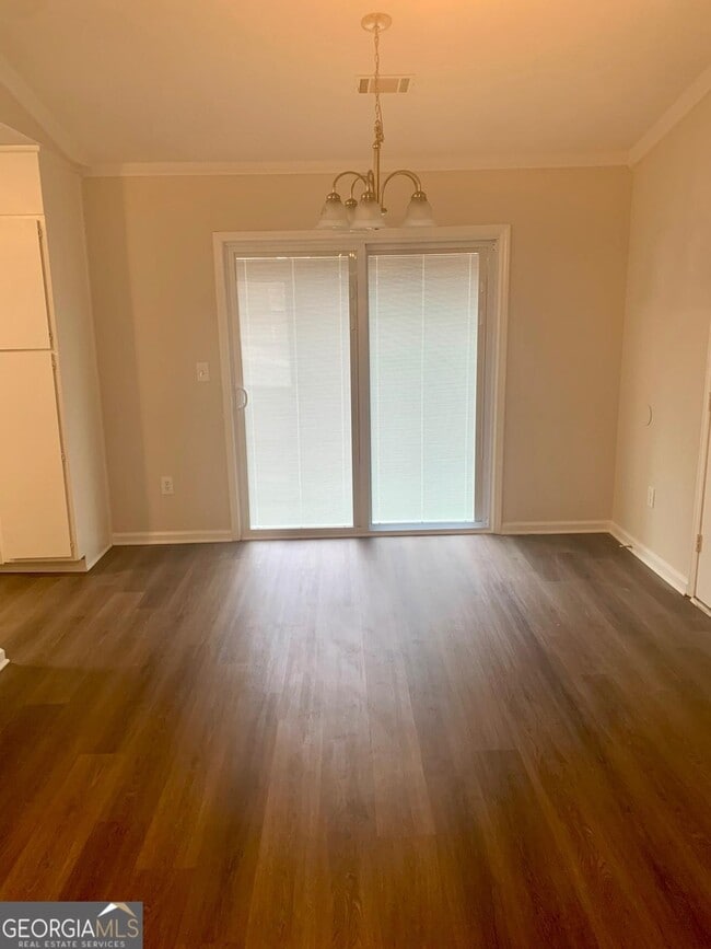 Building Photo - 5663 St Thomas Dr