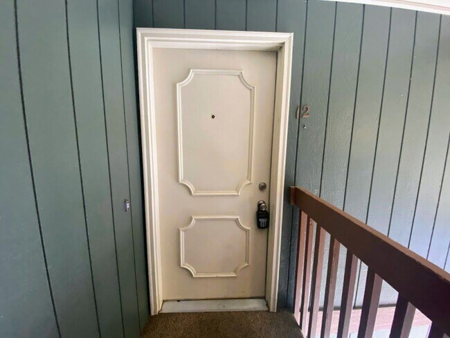 Building Photo - 2487 NE Kerr St