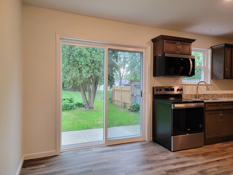 Building Photo - 1007 Monticello Ln