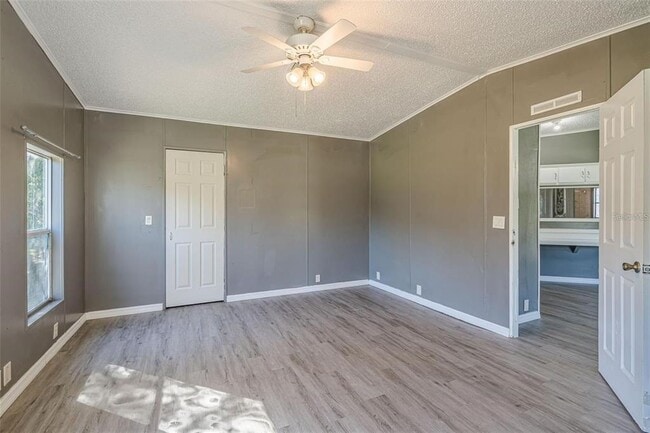 Building Photo - 4960 Tuscaroa Ave