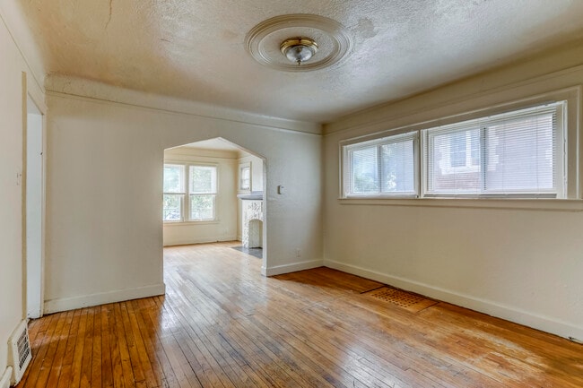 Building Photo - 15018 Hubbell St