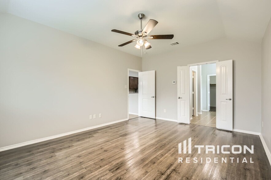 Building Photo - 205 Independence Tr