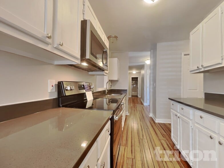 Building Photo - 180 Coghill Dr