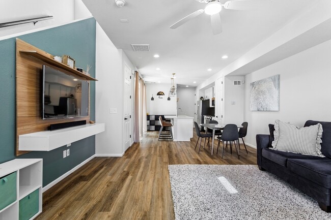 Building Photo - 1623 S Andes Cir