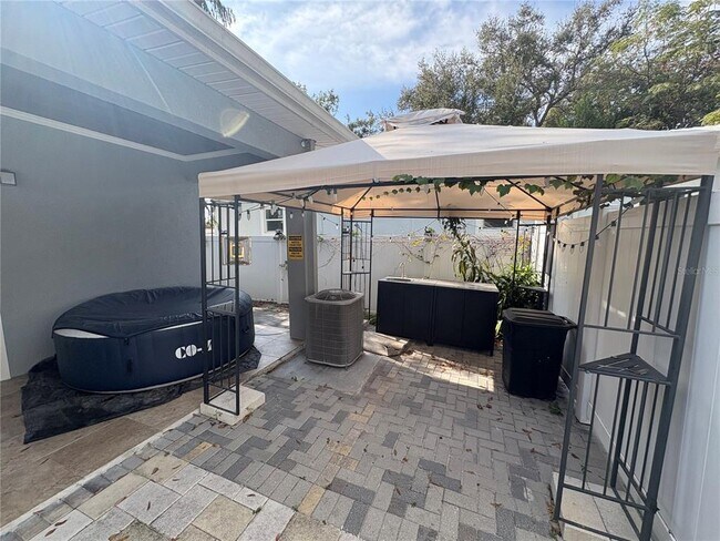 Building Photo - 6512 E 23rd Ave