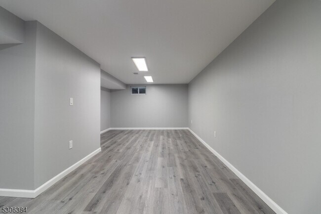 Building Photo - 205 Gordon Ave