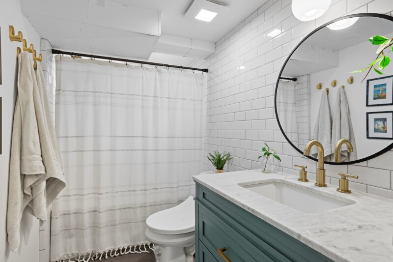 Building Photo - 1679 Hubbard Ave