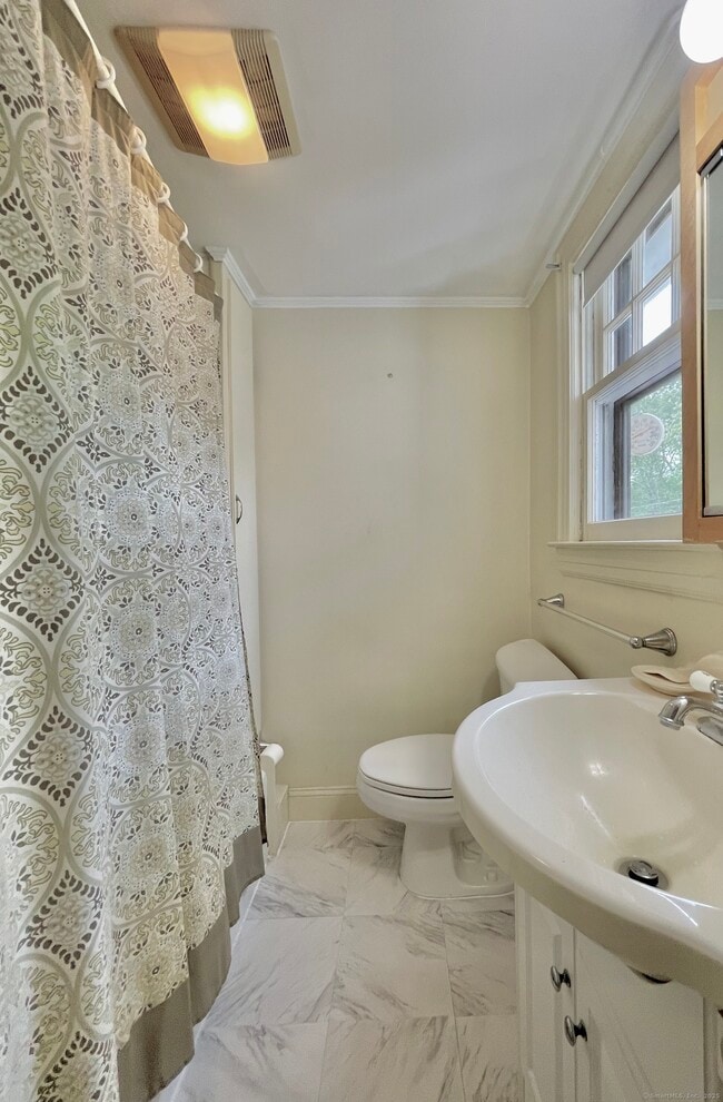 Building Photo - 17 Warren Rd