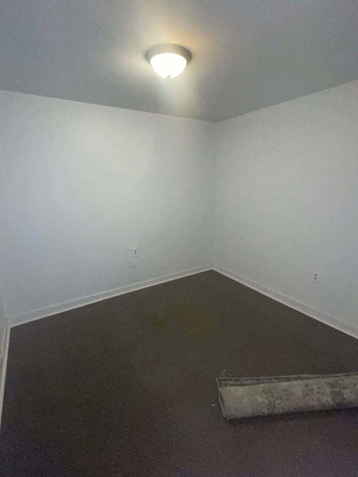 Building Photo - 813 Cass St