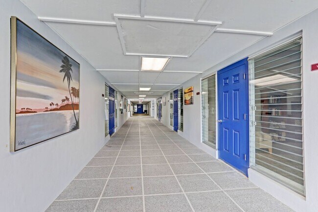 Building Photo - 2680 Barkley Dr E