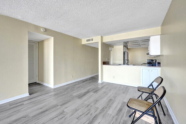 Building Photo - 12 Royal Palm Way