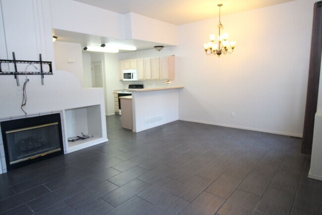 Building Photo - 3348 Apogee View