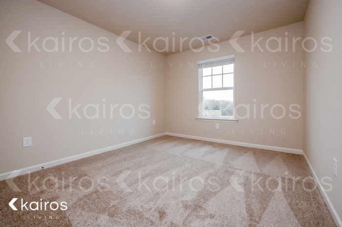 Building Photo - 1027 Pilgrim Ln