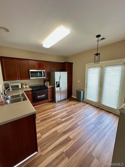 Building Photo - 408 Tree Line Dr