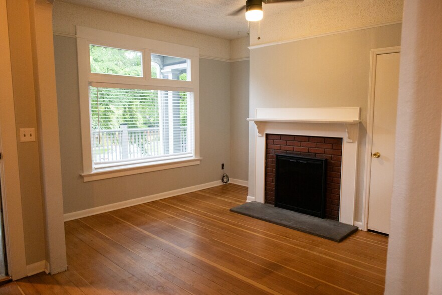 Building Photo - 831 NW 16th Ave