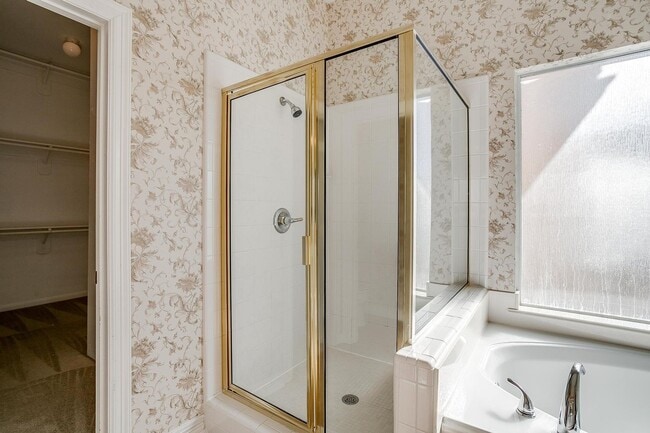 Building Photo - Amazing Town Home in Arlington Heights- West Fort Worth Living- 3 Bed, 2.5 Bath- 76107