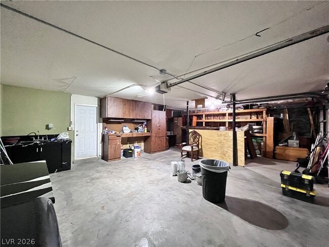 Building Photo - 5009 Mesa View Dr
