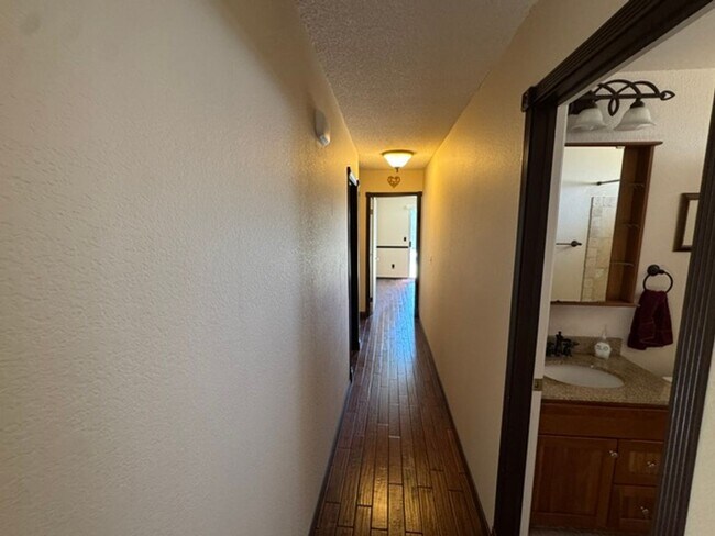 Building Photo - 791 Kingfisher Ct